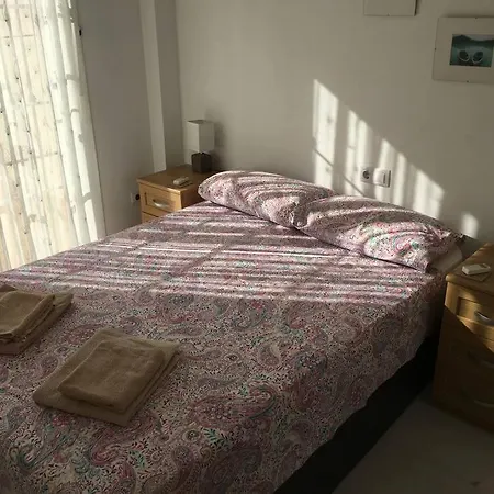 Stunning 2-bed House In W. Pool, A/c, Garage *