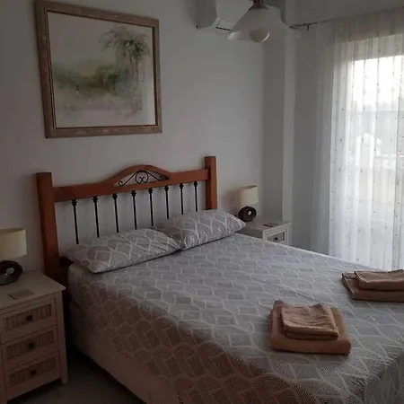 Stunning 2-bed House In W. Pool, A/c, Garage 네르하
